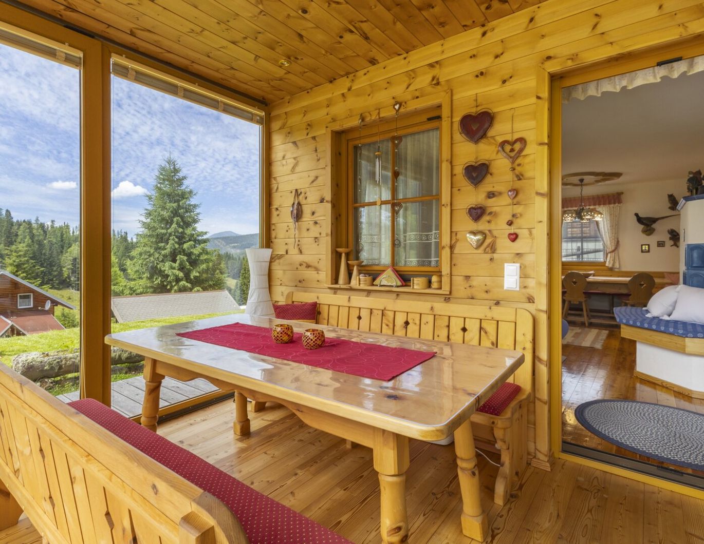 Sonniges, gemütliches Almhaus am Hochrindl - nur 3 Gehminuten zur Skipiste!