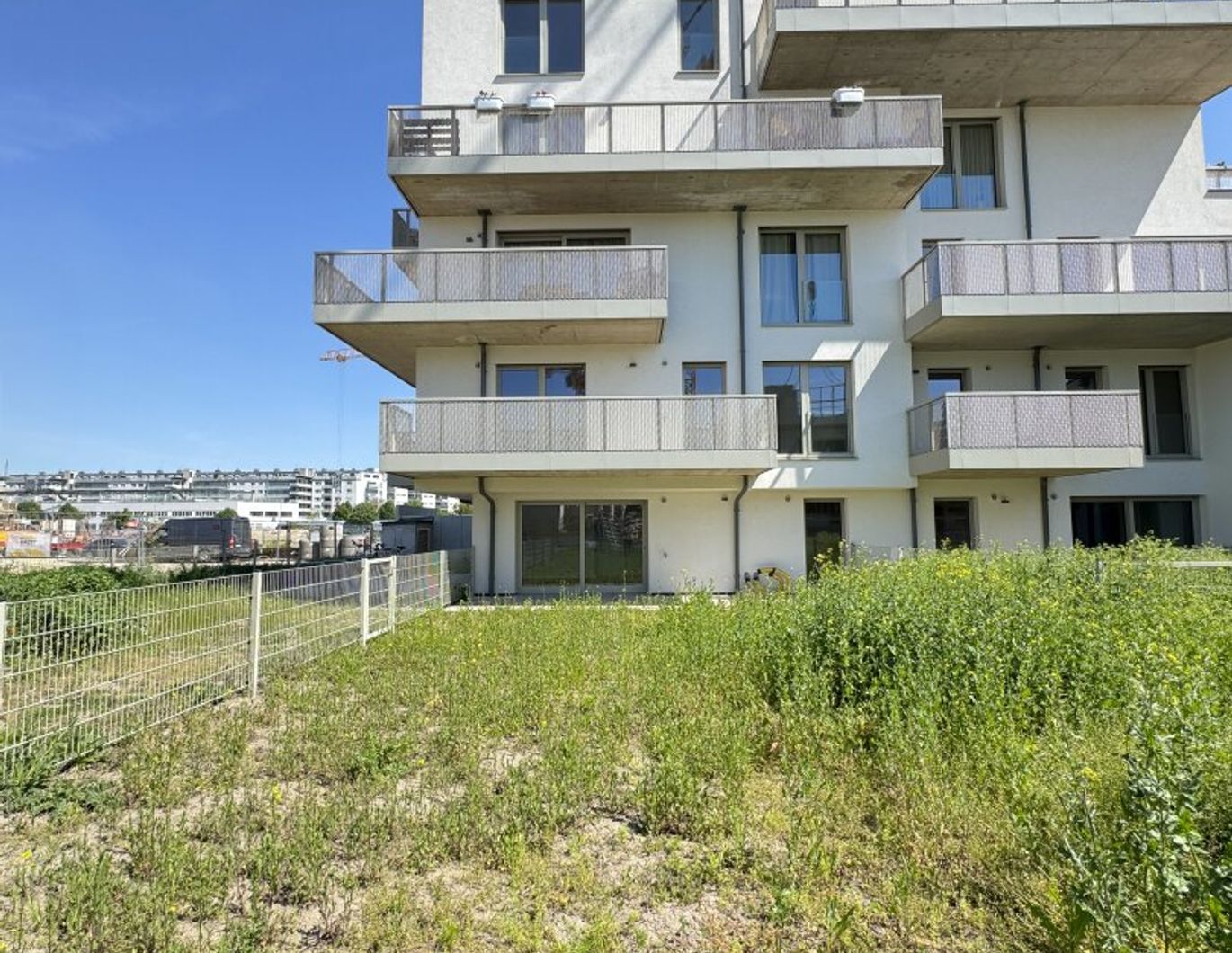 Helle 121 m² Eigentumswohnung - Erstbezug mit ca.100 m2 Garten, Balkon & Terrasse