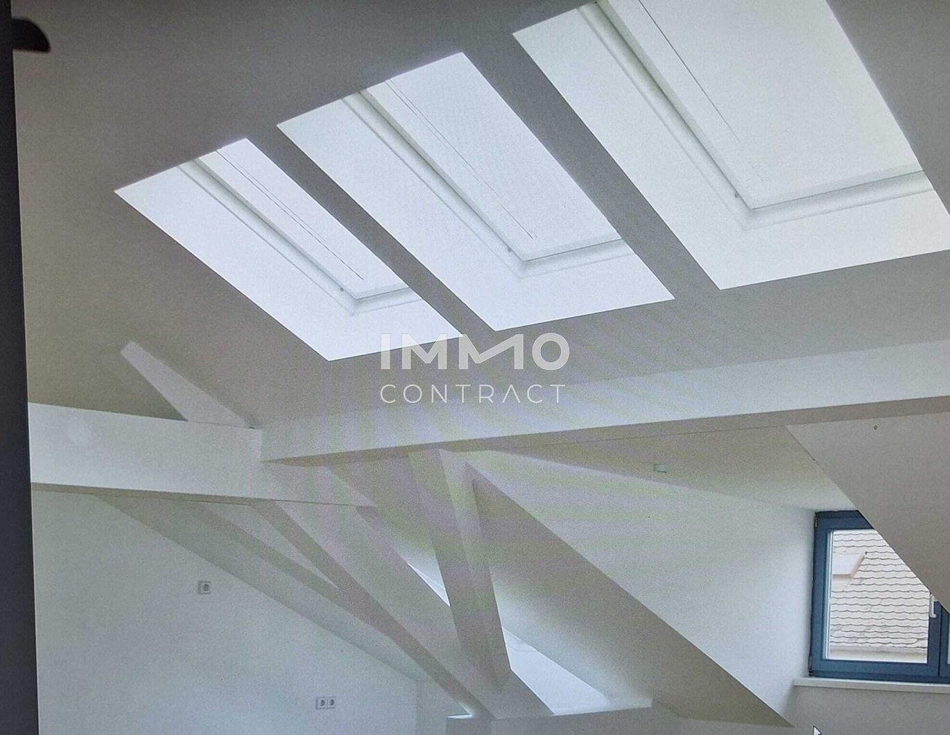 DACHGESCHOSS WOHNUNG IN HERZOGENBURG