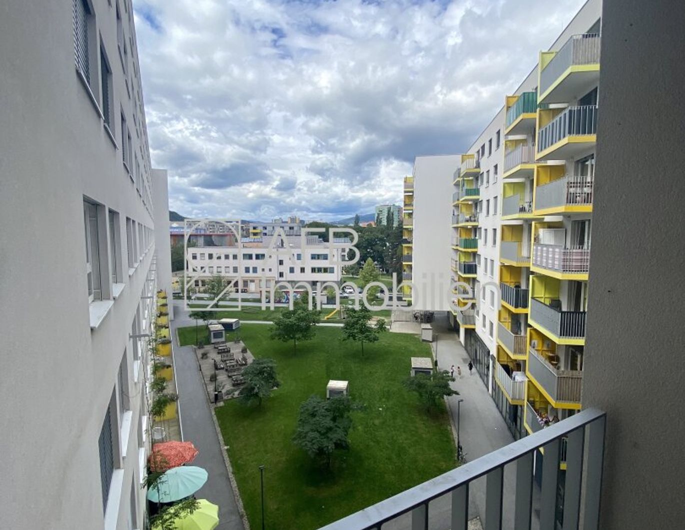 3 Monate mietfrei! 2 Zimmer Genossenschaftswohnung mit großer Loggia