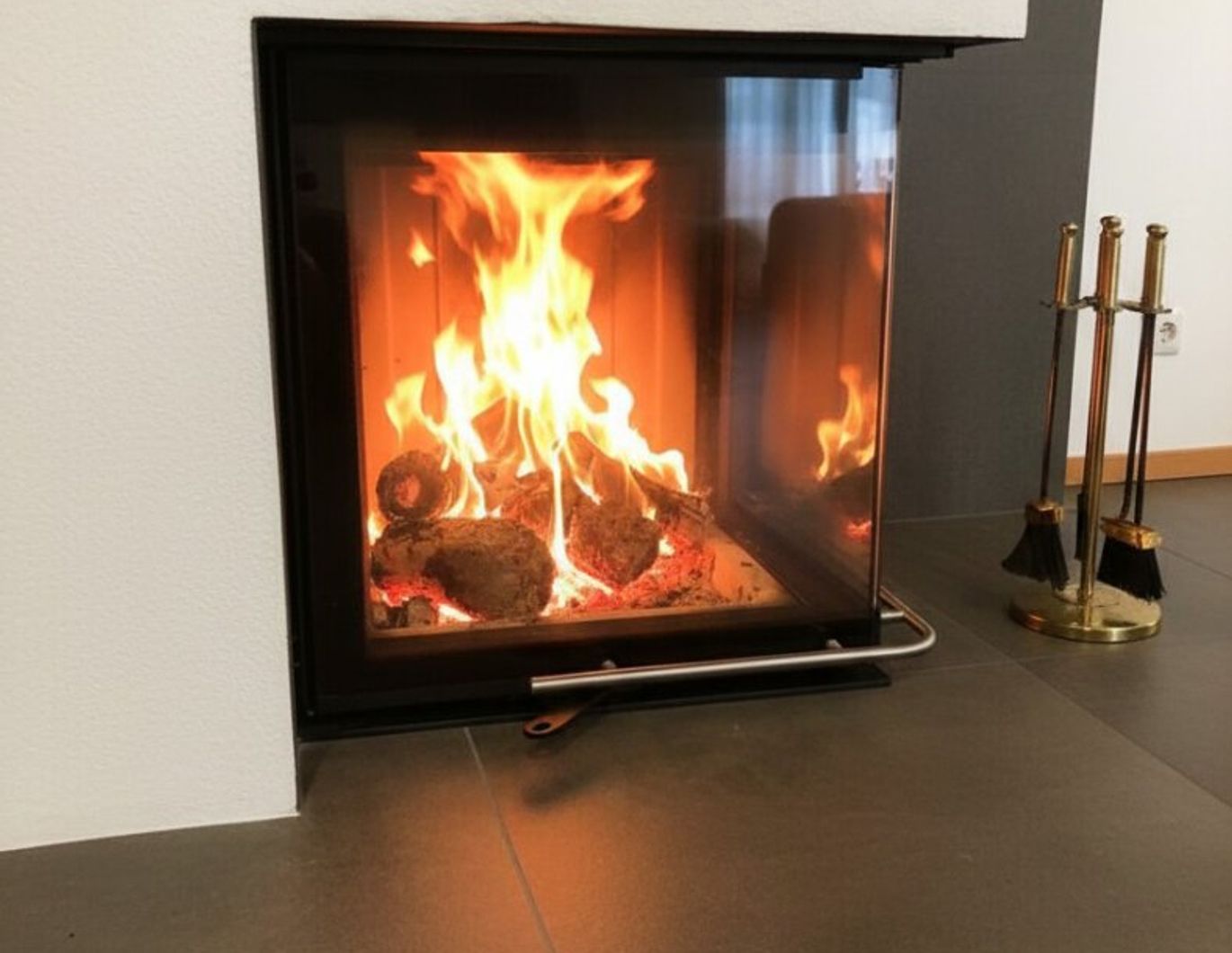 Massivbungalow mit Keller, Gästehaus, Pool, Garage, Carports | Ihr Rückzugsort nahe Weinberge