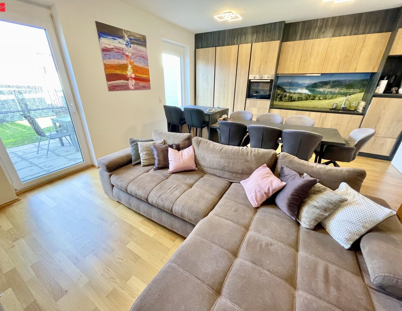 Neuwertiger Wohntraum mit offenem Wohnbereich