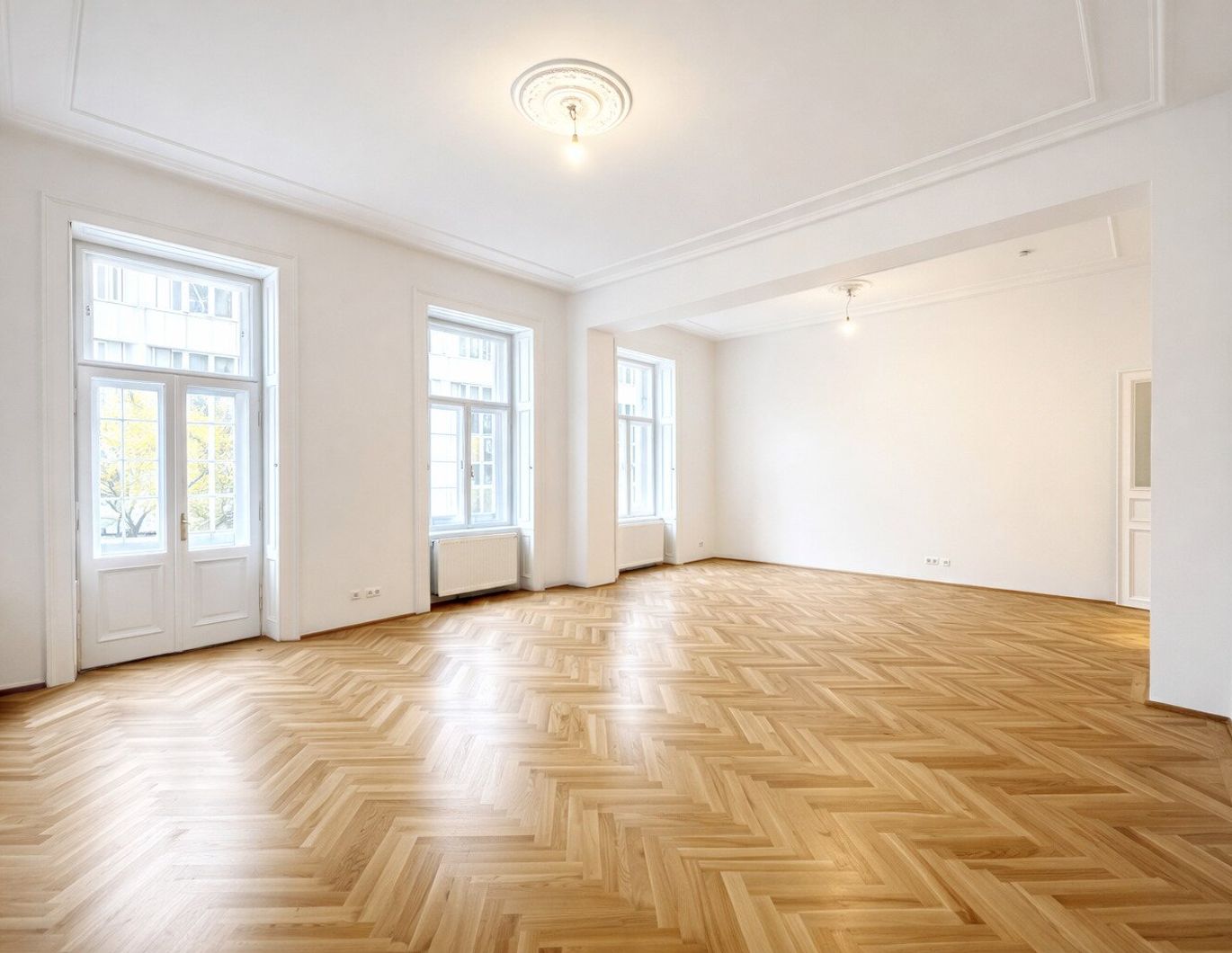 Traumhafte 5-Zimmer Altbauwohnung mit zwei Balkonen