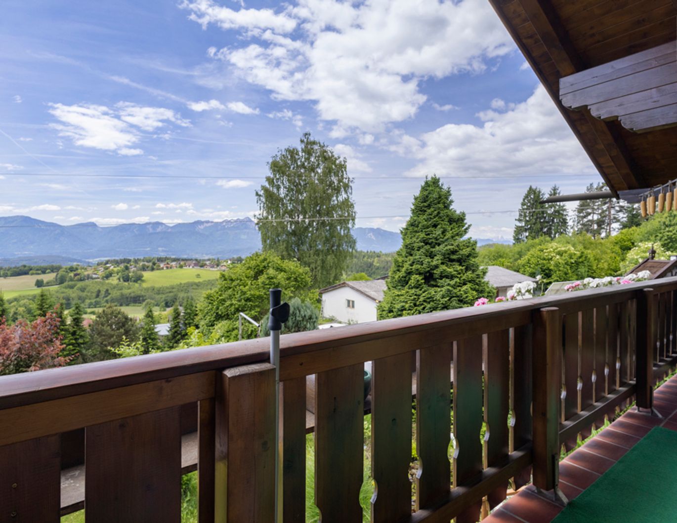 Gepflegtes Wohnhaus in sonniger Aussichtslage!