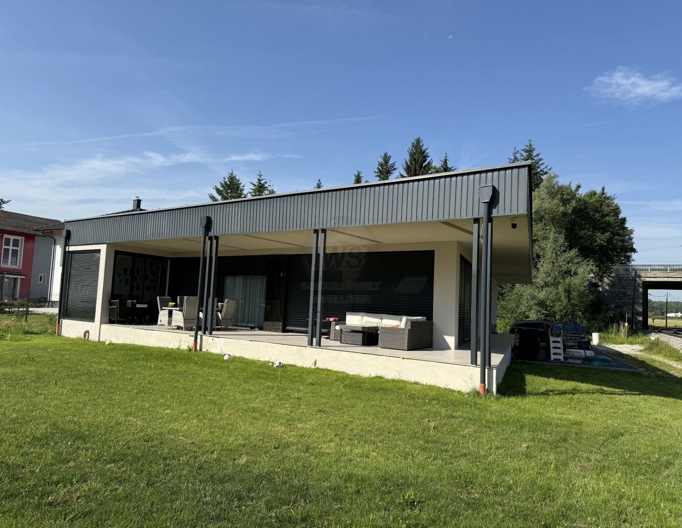Traumhafter Erstbezug: Moderner Bungalow mit ca 200m² in Breitwiesen für 699.000 €!
