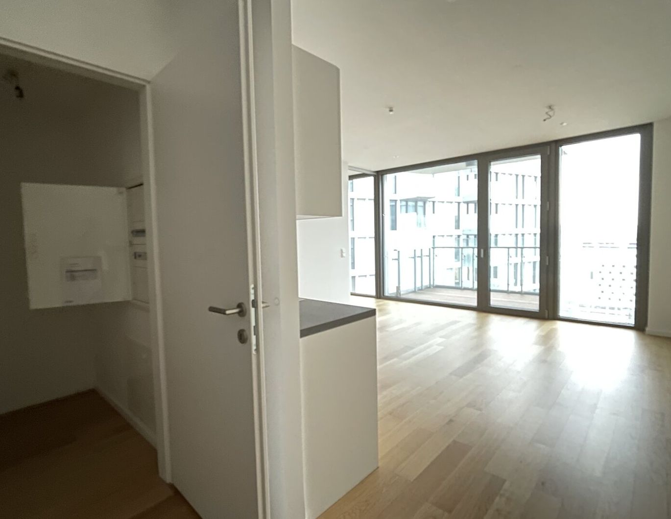 2 Zimmer mit südlichem Weitblick direkt beim Belvedere im Haus mit viel Wohnkomfort!