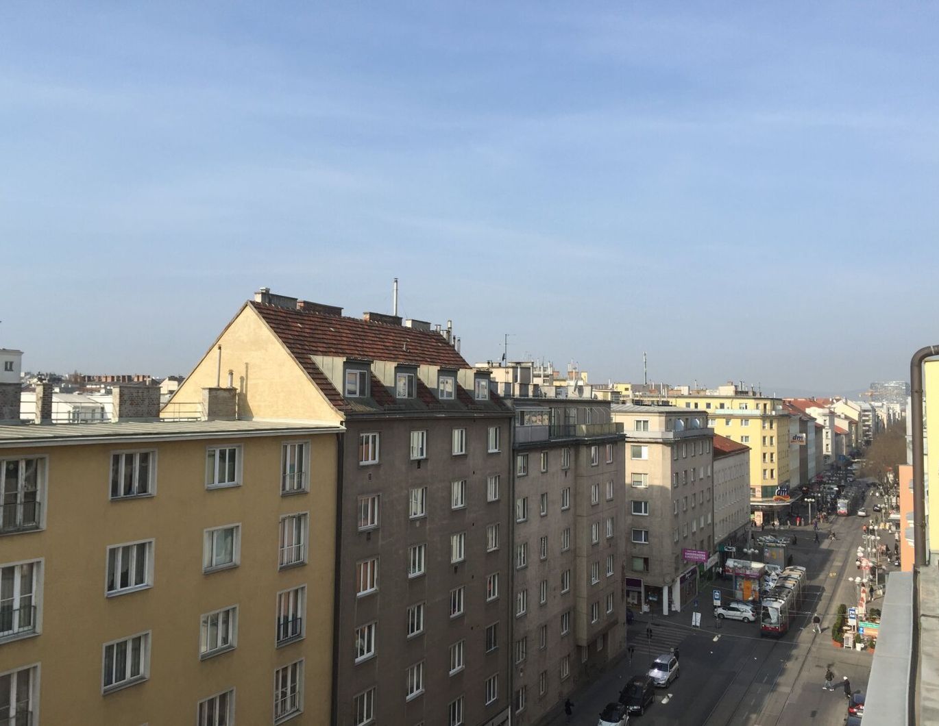 Sonnige zentrale Lage direkt bei U1 Reumannplatz - Südterrasse mit Blick über Wien - Stadtdomizil oder Investment
