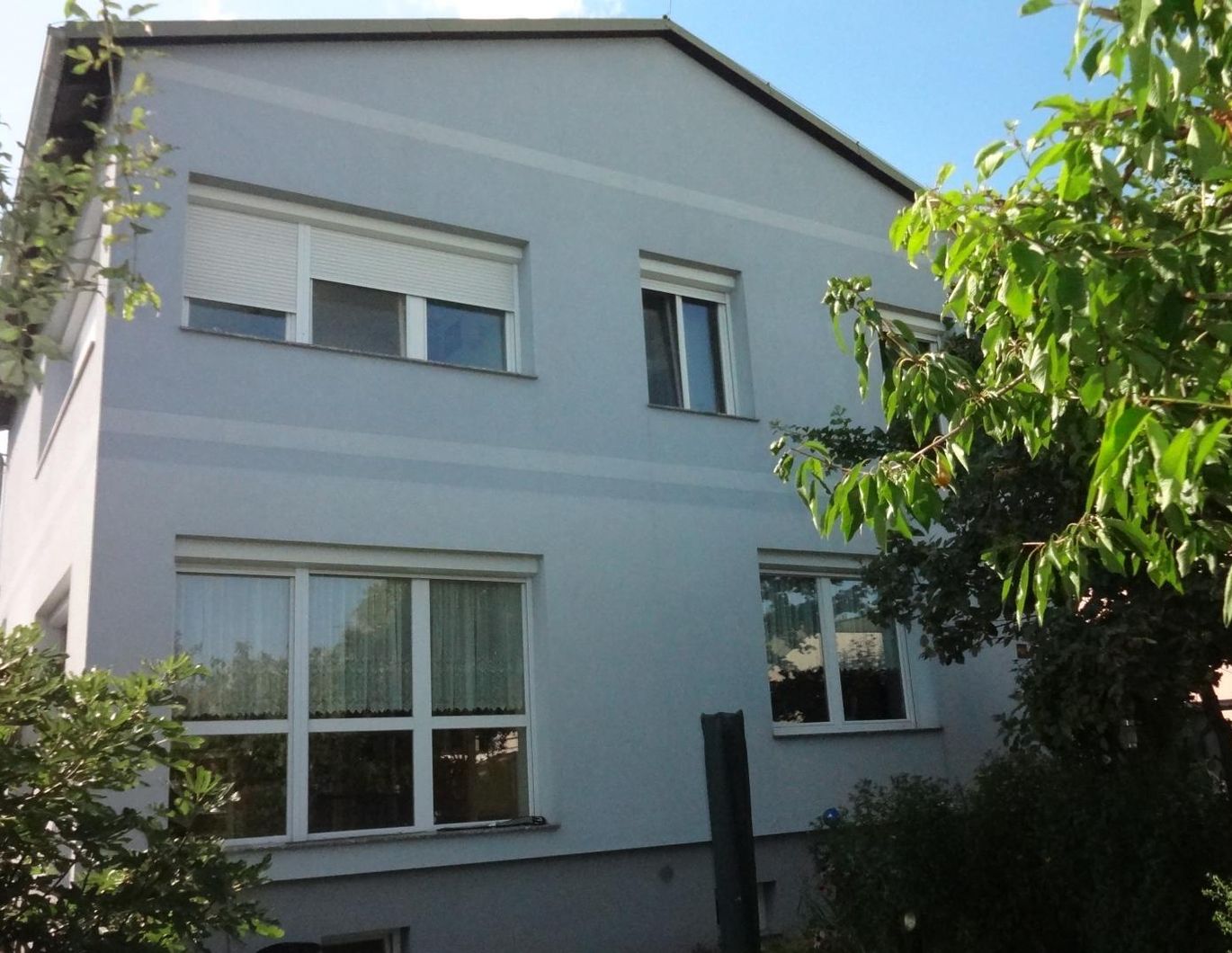 Einfamilienhaus mit vielen Zimmern in ruhiger Lage !