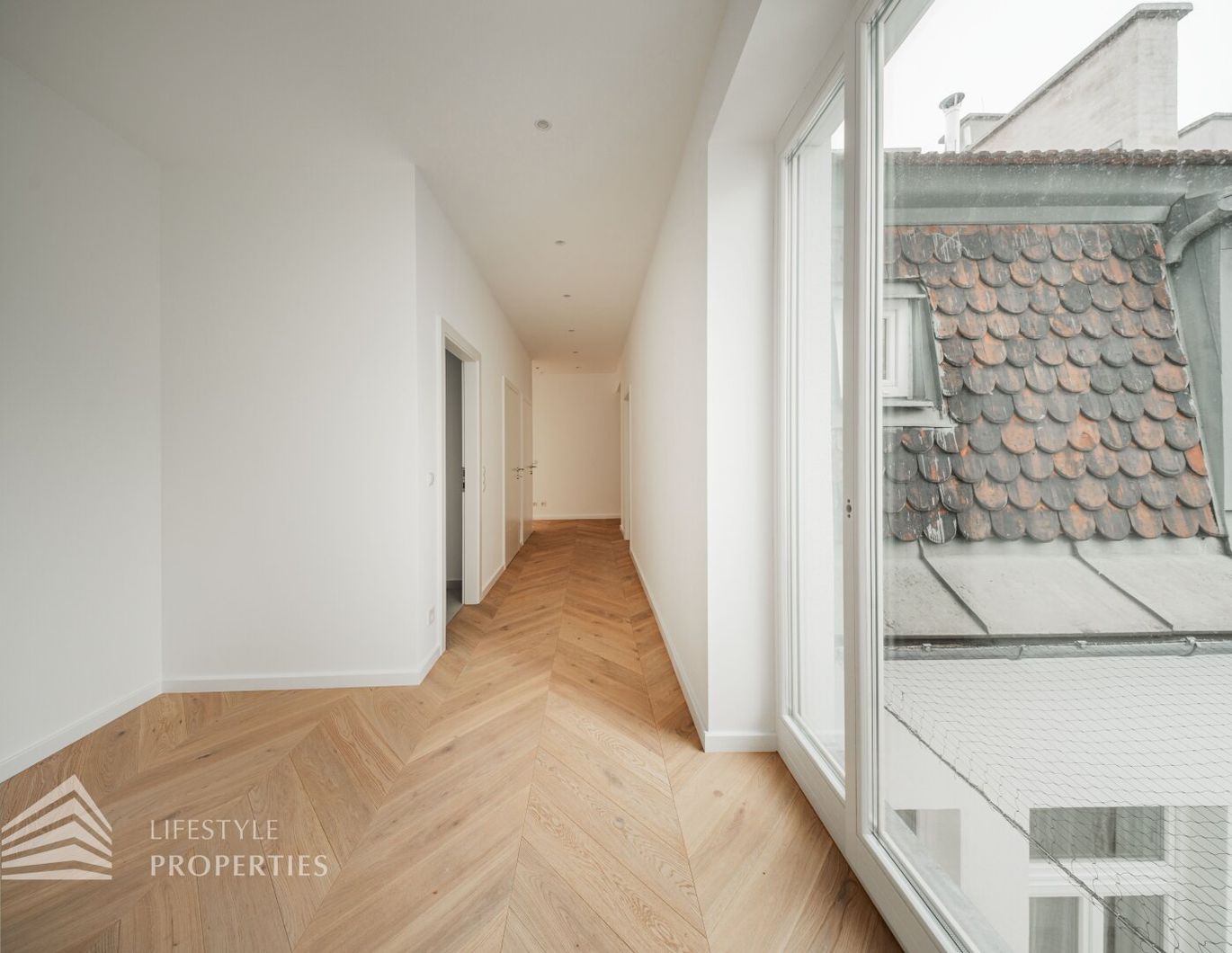 Elegante Dachgeschoss 5-Zimmer Wohnung mit großer Terrasse, Erstbezug!