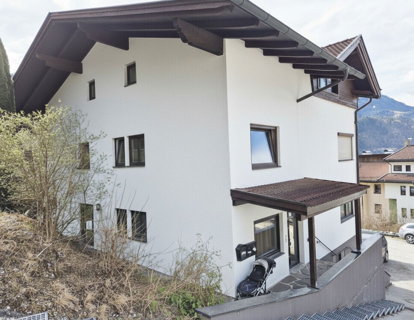 Top-Anlageobjekt !Schönes Mehrfamilienhaus mit 3 parifizierten Wohnungen