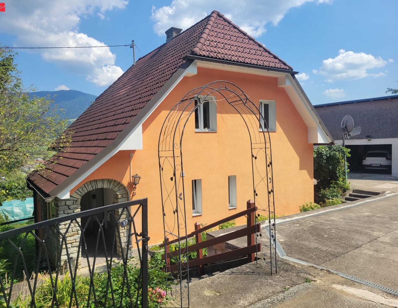 Geräumiges Wohnerlebnis mit herrlichem Ausblick
