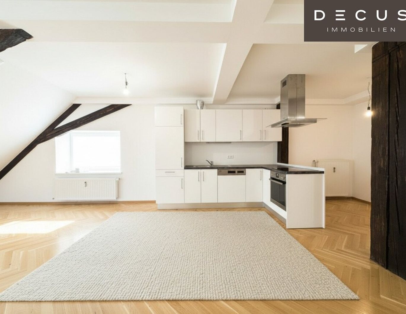 | STILVOLLE & MODERNE 2-ZIMMER WOHNUNG | TOP AUSTSATTUNG | CA. 90m² | 3.OG | ZENTRALE LAGE | MIT LIFT