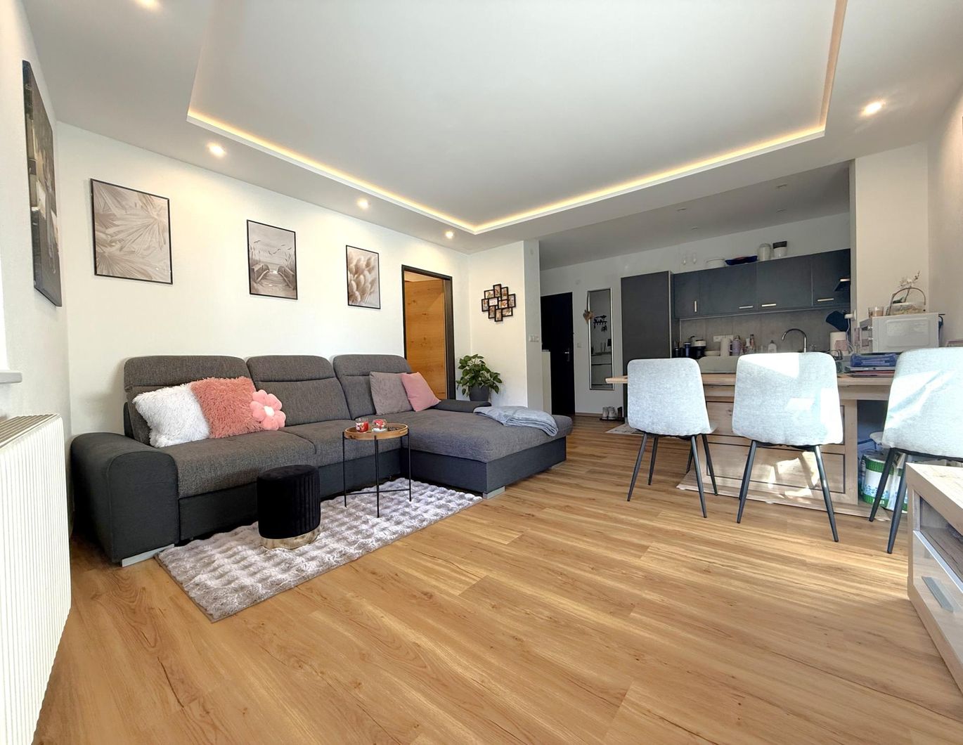 Ideal für Anleger oder als Starterwohnung - Renovierte 2-Zimmer Wohnung am Dorfplatz