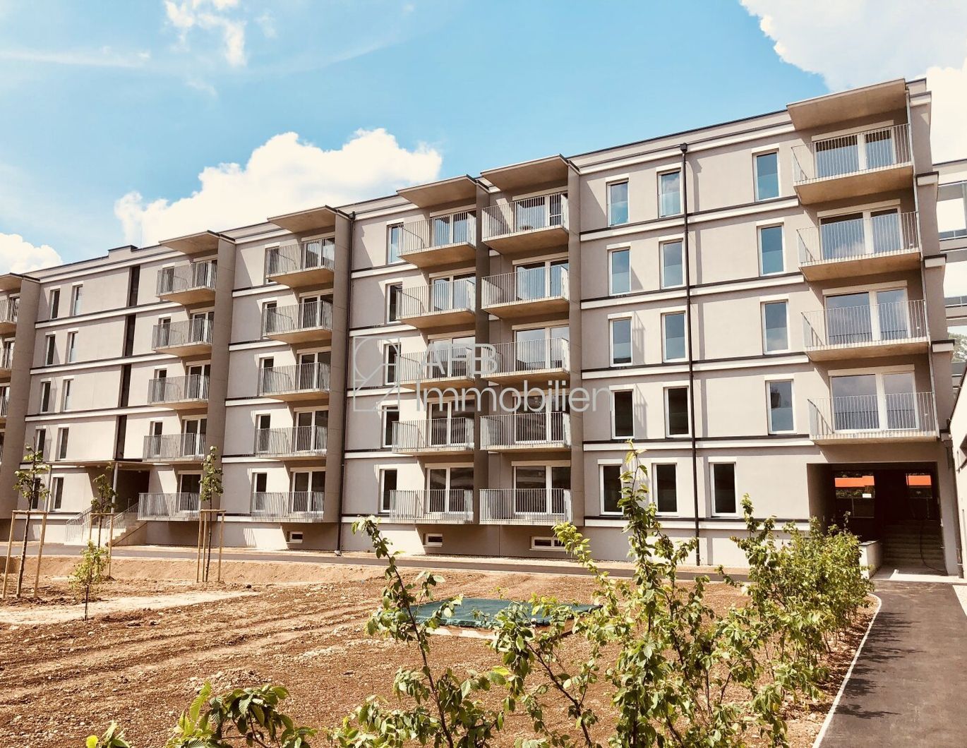 Greencity: 3-Zimmer Genossenschaftswohnung mit schönem Südbalkon