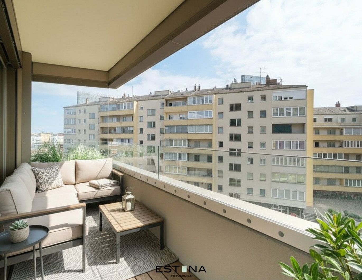 Pärchenwohnung mit offener Wohnküche und Loggia - Nähe U1 Station Südtiroler Platz