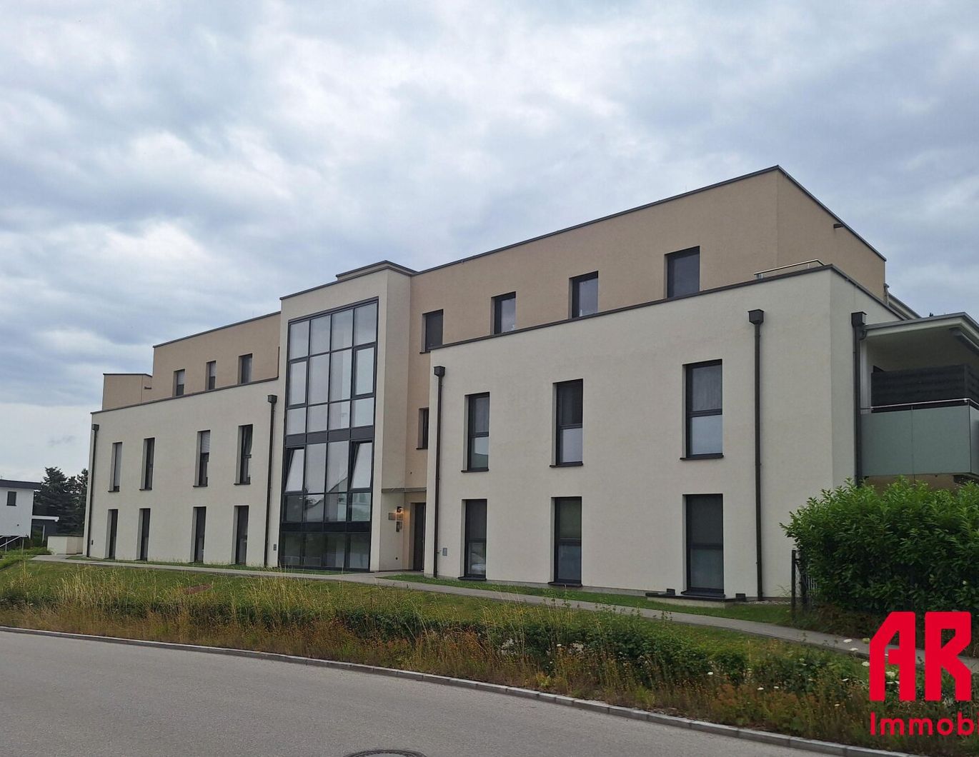 Schöne Familienwohnung mit 2 Ki-Zi