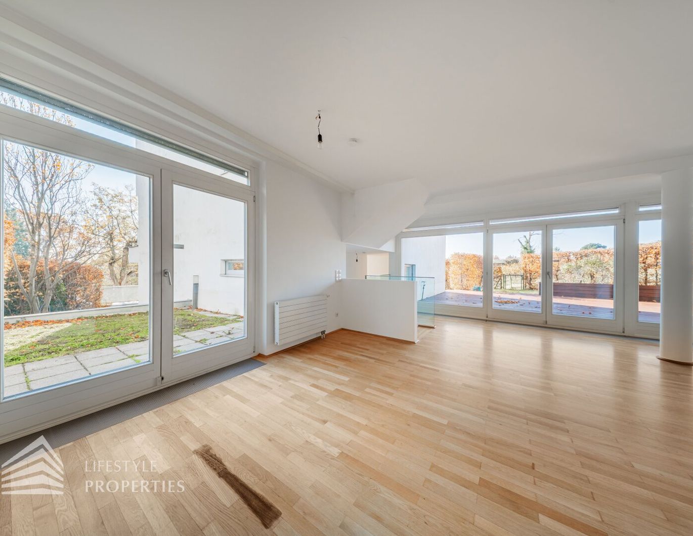 Wunderschöne 4 - Zimmer Wohnung mit Terrasse und Garten