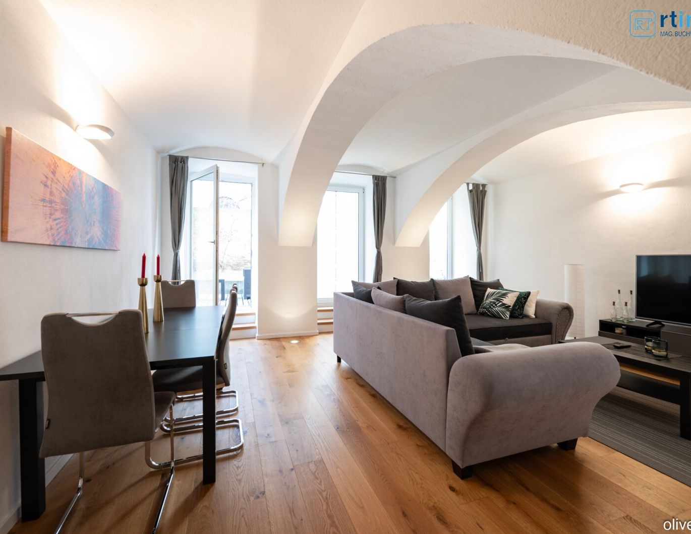 VOLLTREFFER: EDLE und KÜHLE TERRASSENWOHNUNG mit direktem Gartenzugang im SOUTERRAIN