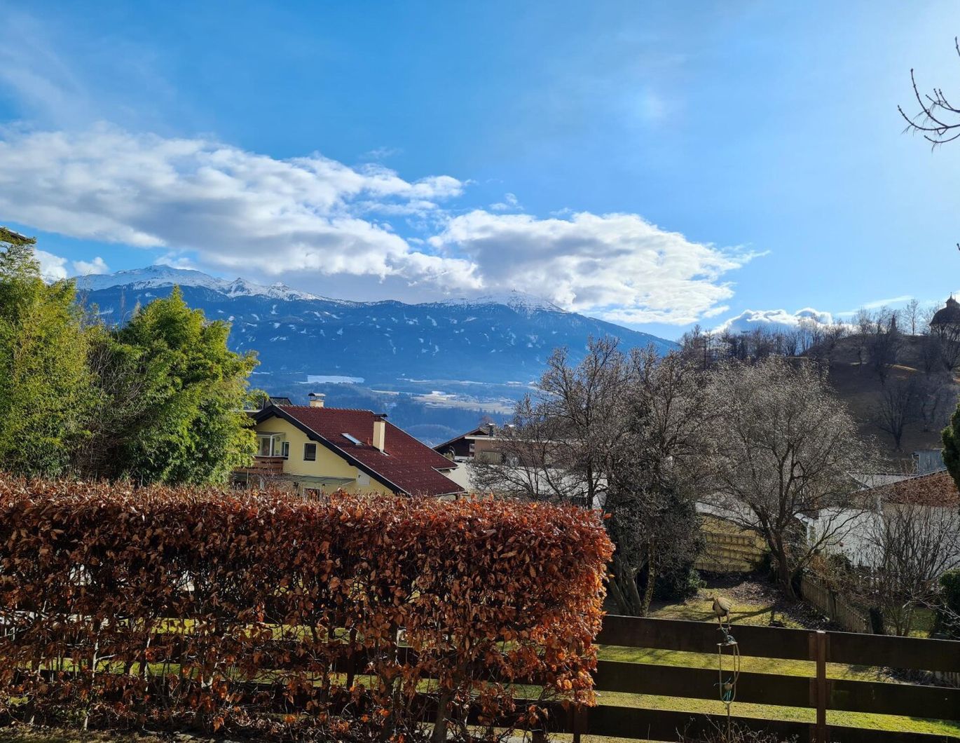 Ihr Projekt mit Zukunft : 5 Zimmer Wohnung mit 290m² Gartenparadies ab sofort zu kaufen