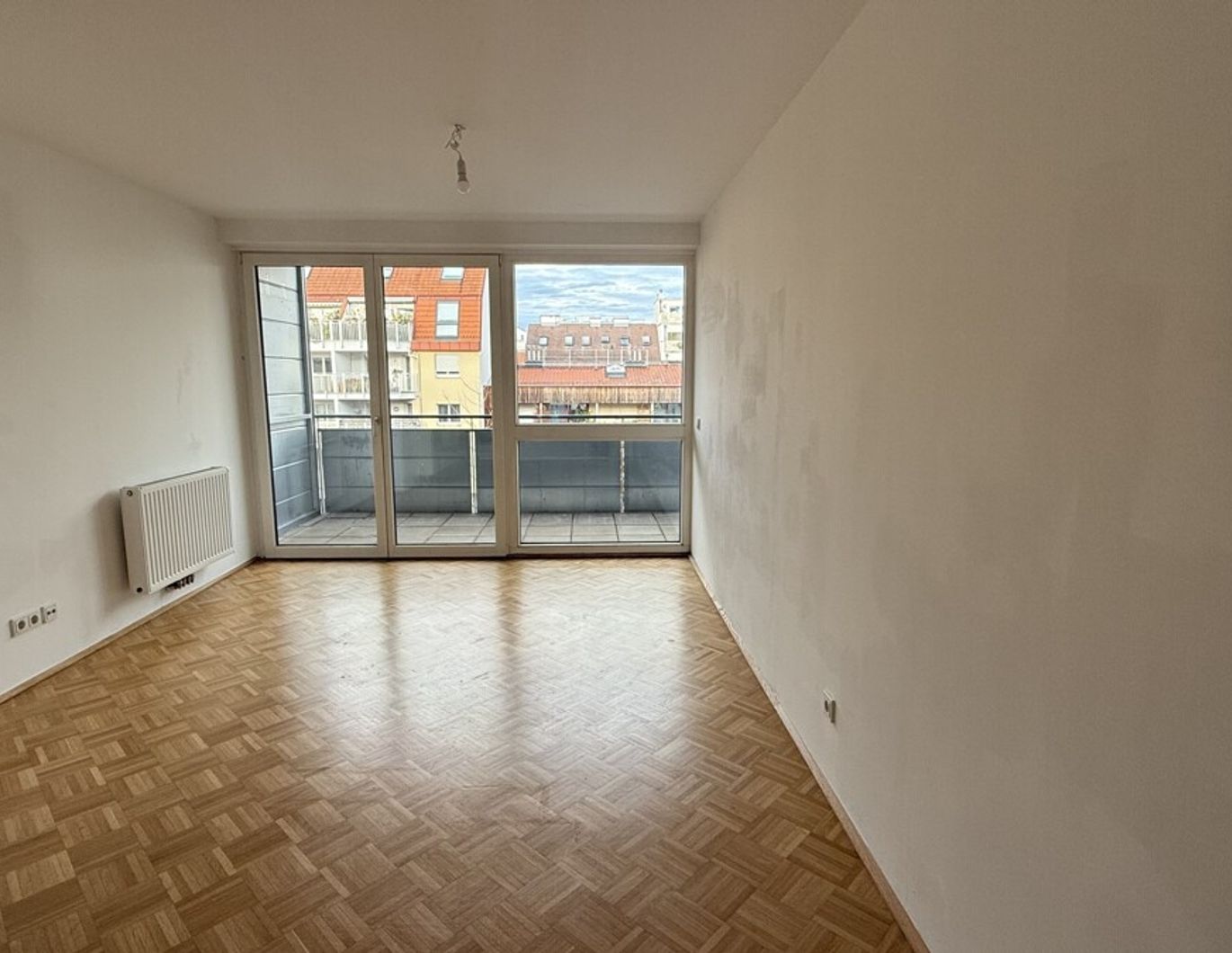 2-Zimmer Balkonhit! Anfragen nur per Mail - keine Anrufe!