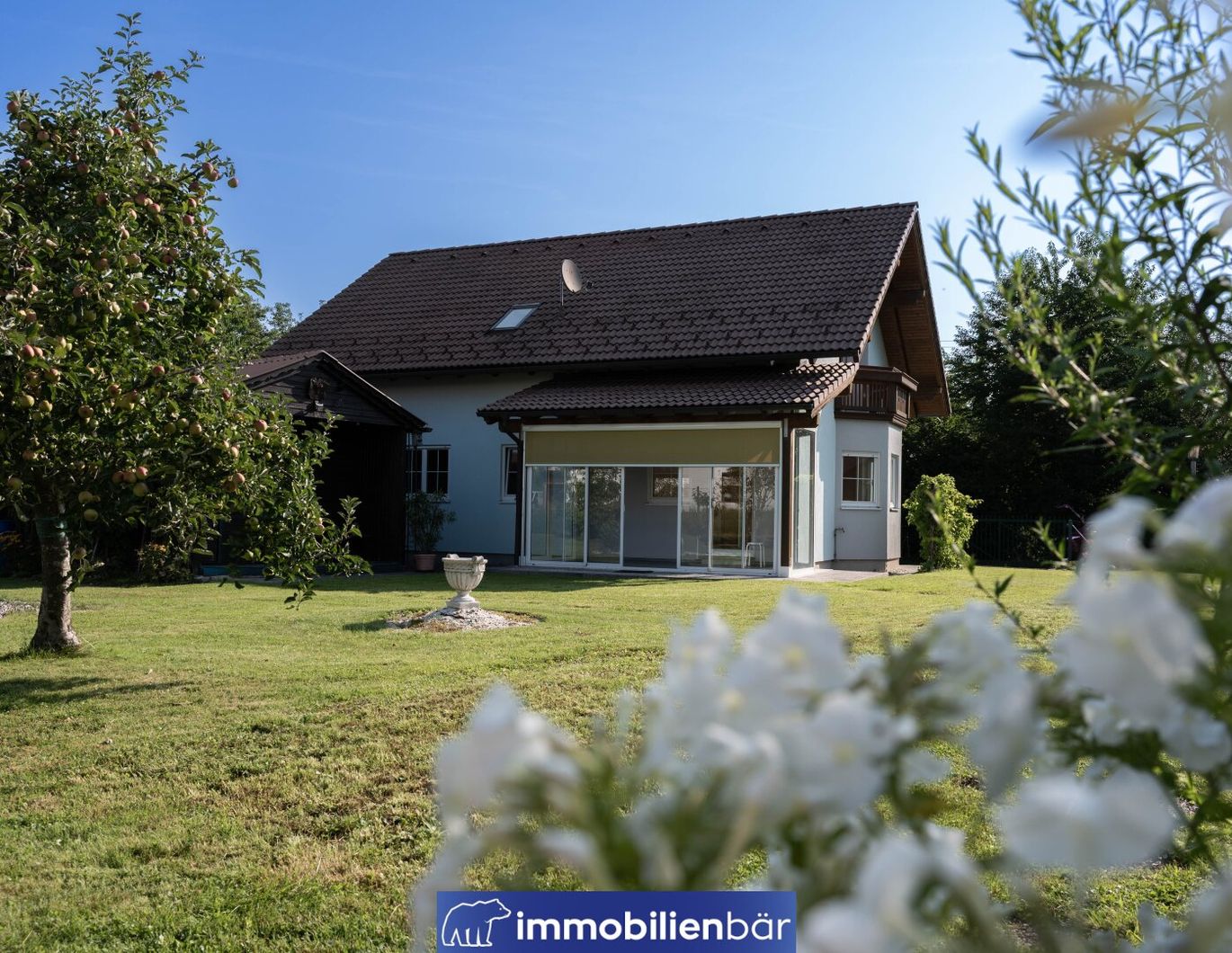 Familienfreundliches Haus mit idyllischem Garten in Aurolzmünster