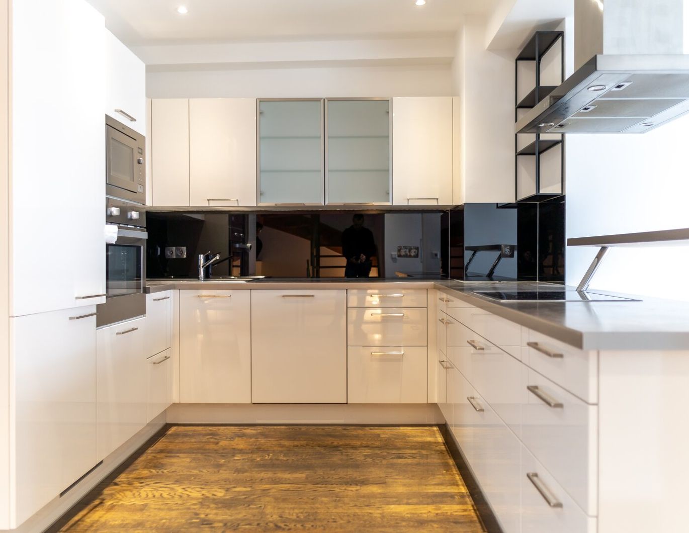 Zentral begehbare DG-Maisonette-Wohnung mit Freifläche auf Wohnebene und Dachterrasse