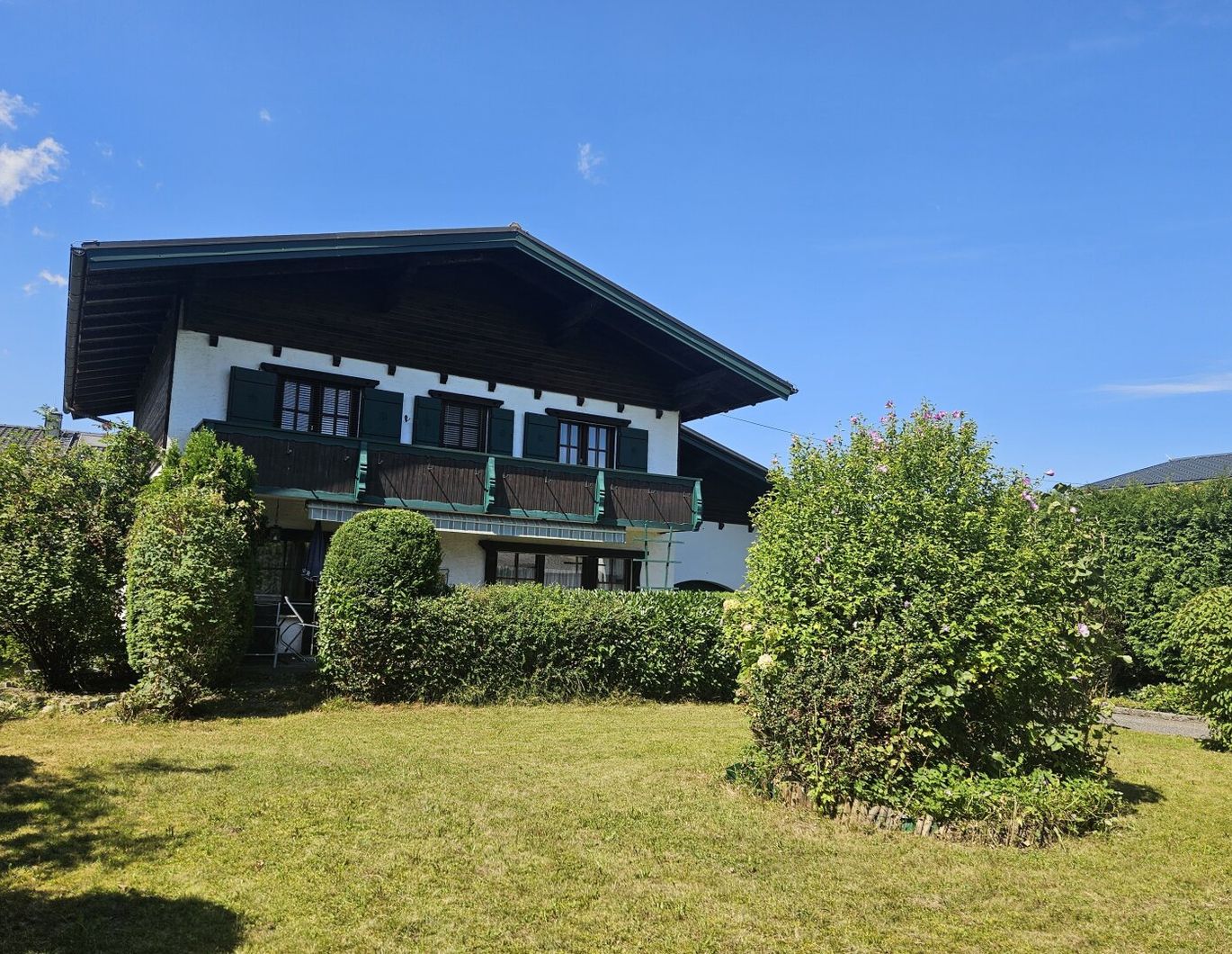SOLIDES LANDHAUS IN CHARMANTER ORTSLAGE VON WALS/KÄFERHEIM!