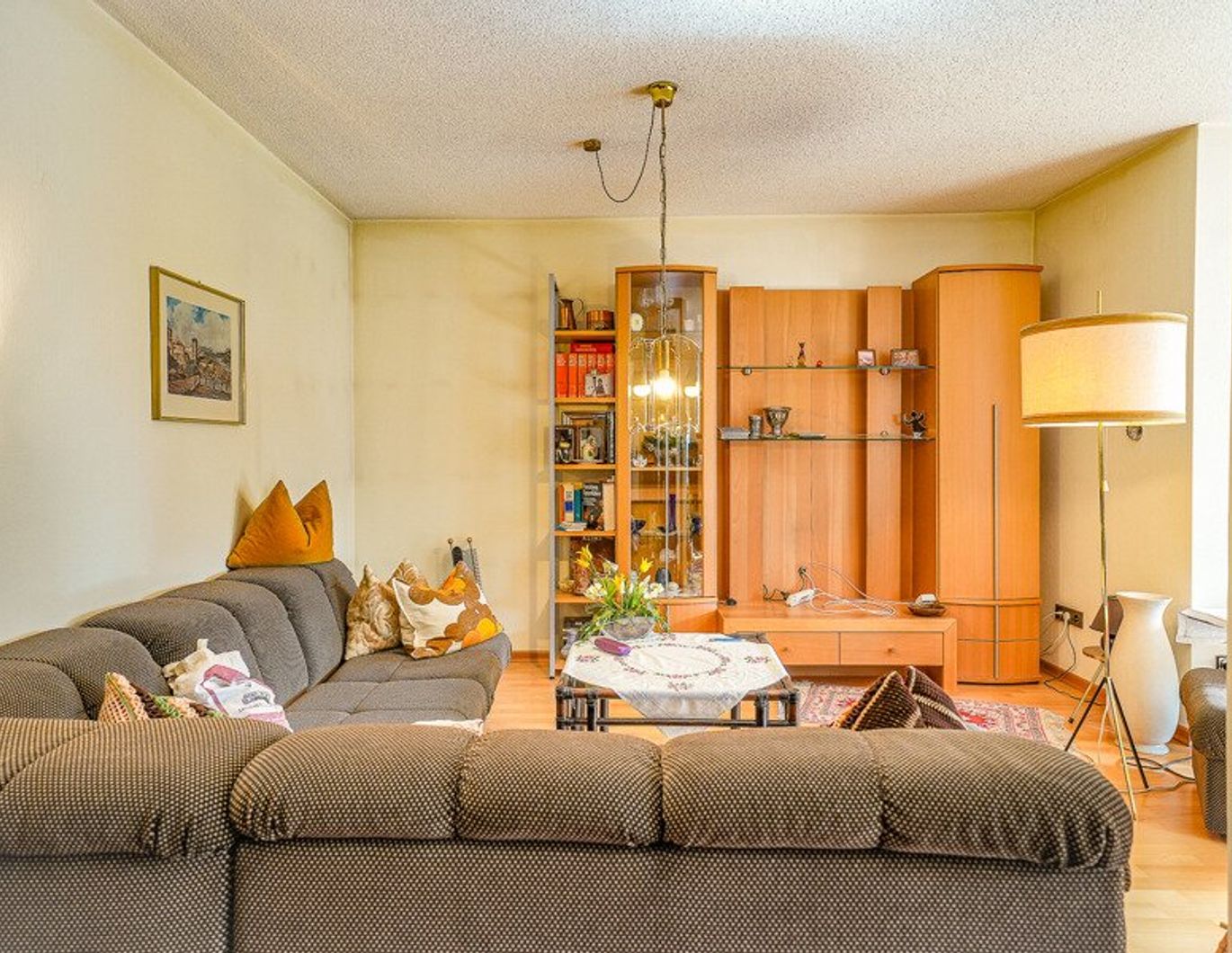 Sanierungsbedürftige 4,5 Zimmer-Gartenwohnung mit gutem Grundriss samt Terrasse und Garagenabstellplatz in Natters