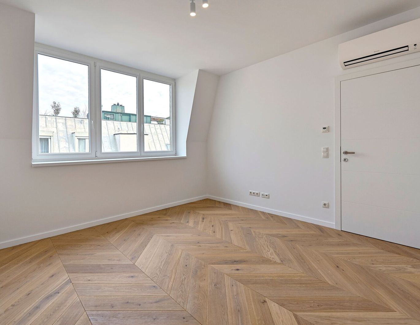 Über den Dächern Wiens - Elegante 2 Zimmer Dachgeschoß-Wohnung