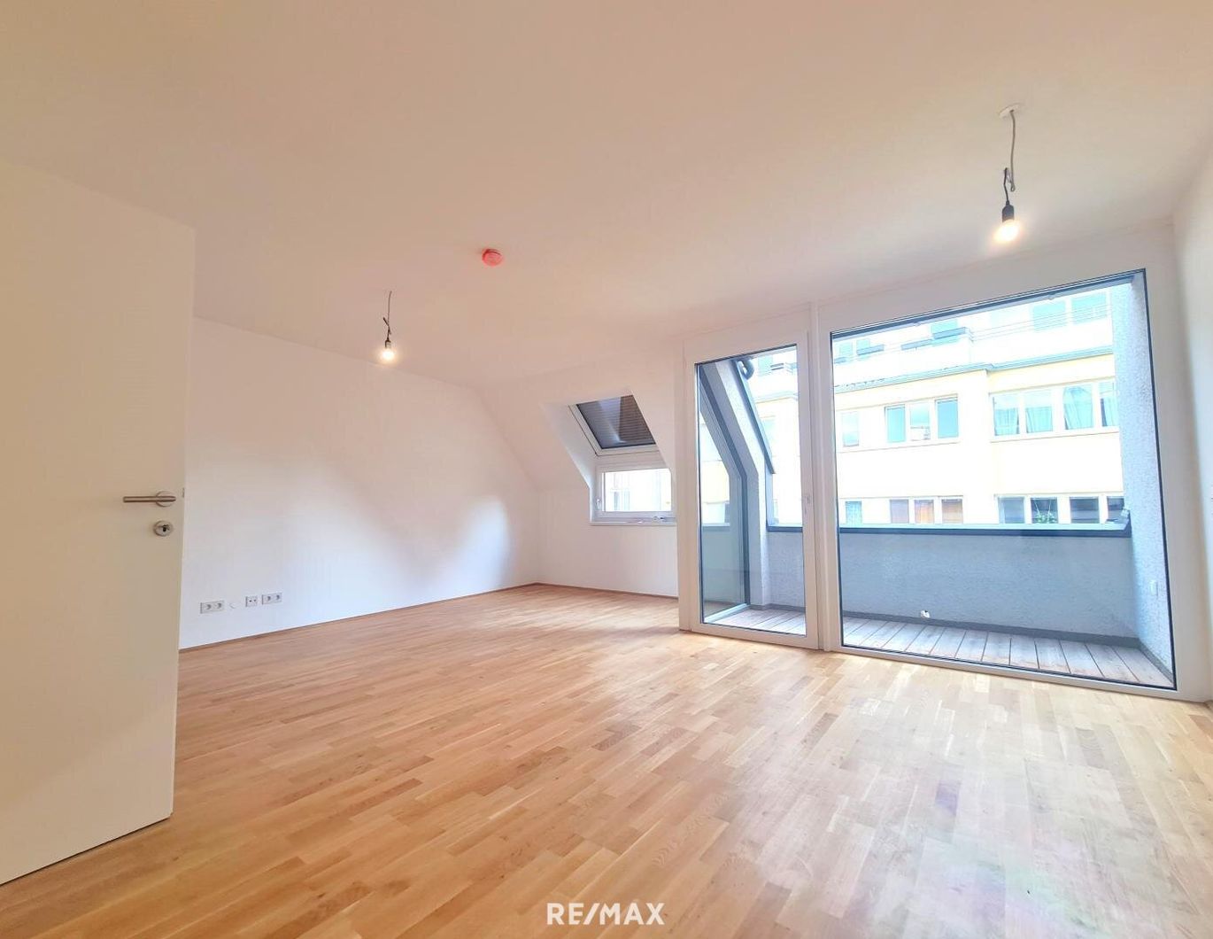 Ideale 3-Zimmer-Erstbezugs-Wohnung mit großen Terrassen/Balkonen nahe AKH