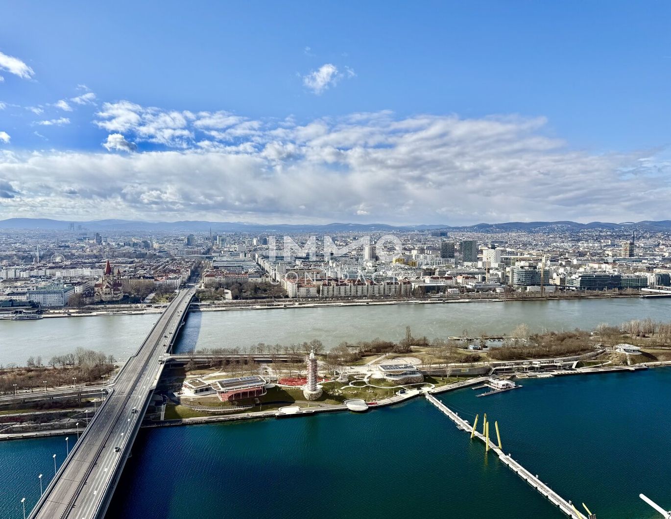 NEW! DC2 Tower: Penthouse Feeling im 36. Etage - Erstbezug