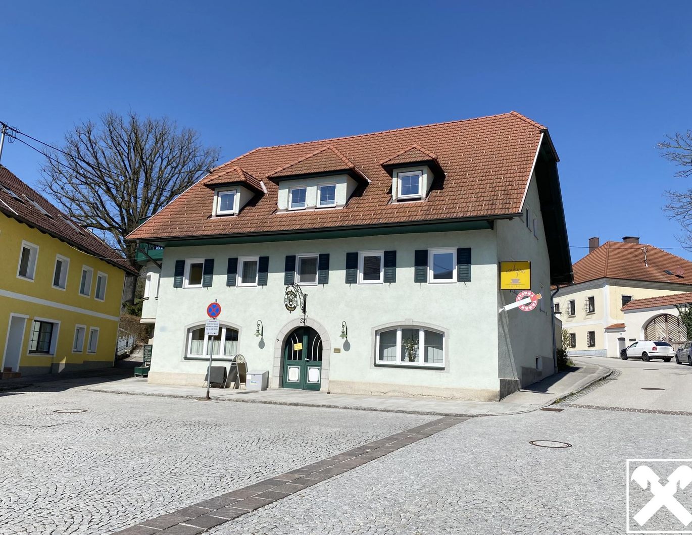 Großzügiges Wohn- und Geschäftshaus in zentraler Lage!