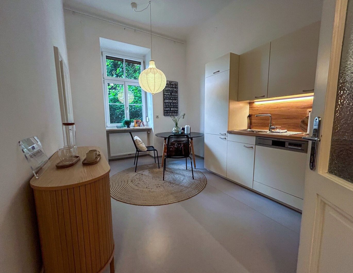 Wunderschöner Altbau in UNI nähe!