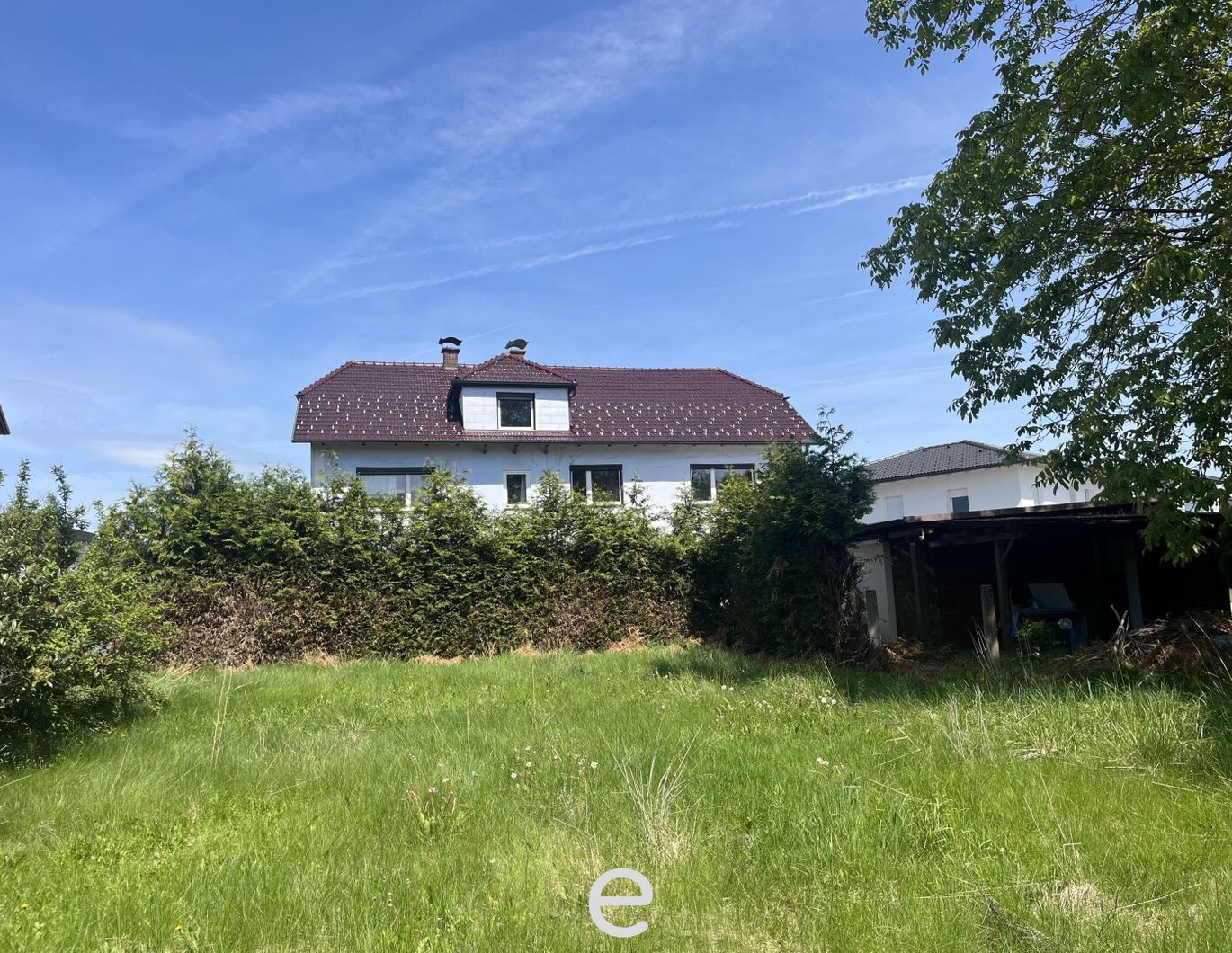 Großfamilien aufgepasst! Mehrfamilienhaus mit großzügigem Grundstück in Wels/Pernau!
