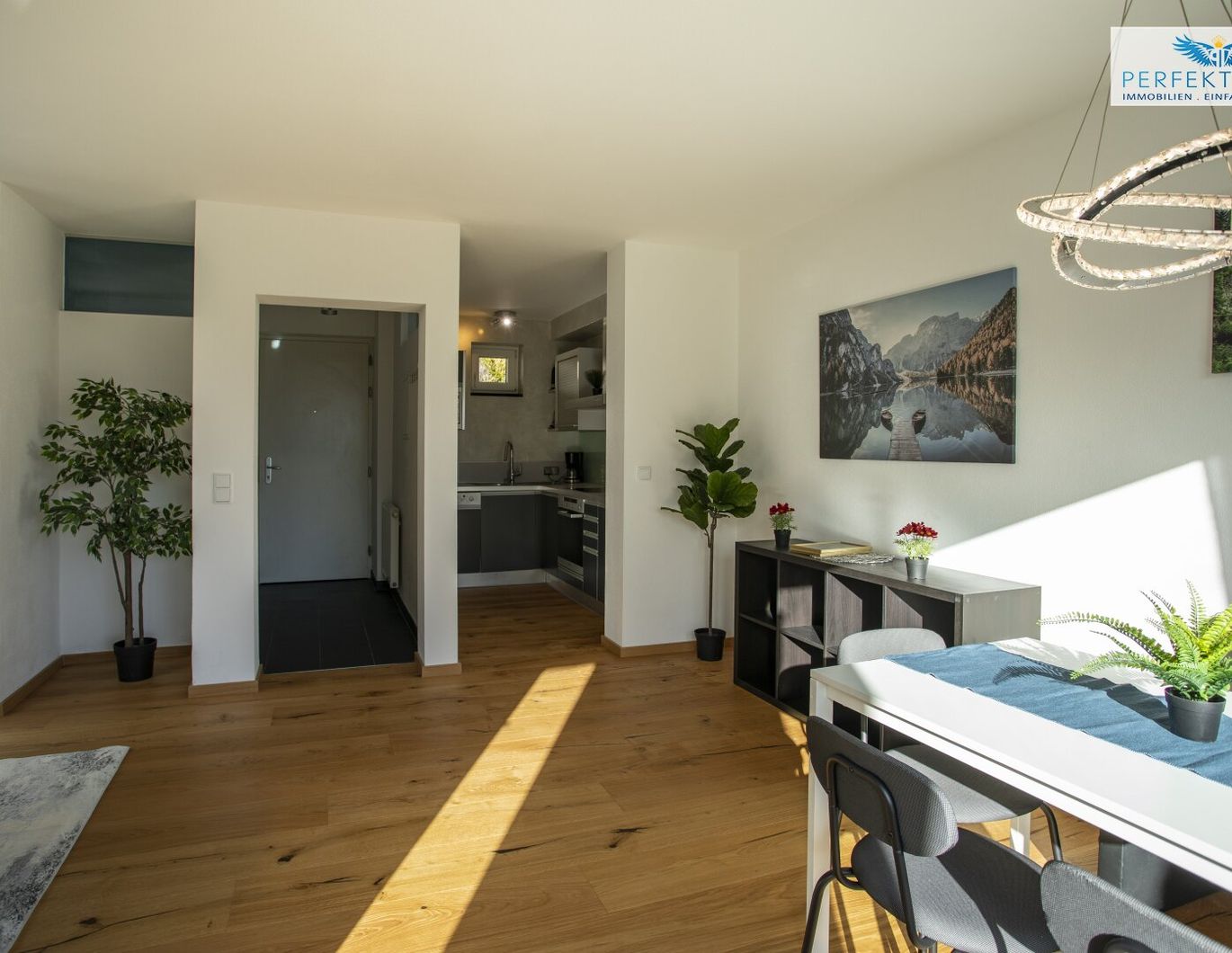 Exklusive Maisonette-Wohnung mit 3 Zimmern, großen Terrassen und tollem Garten