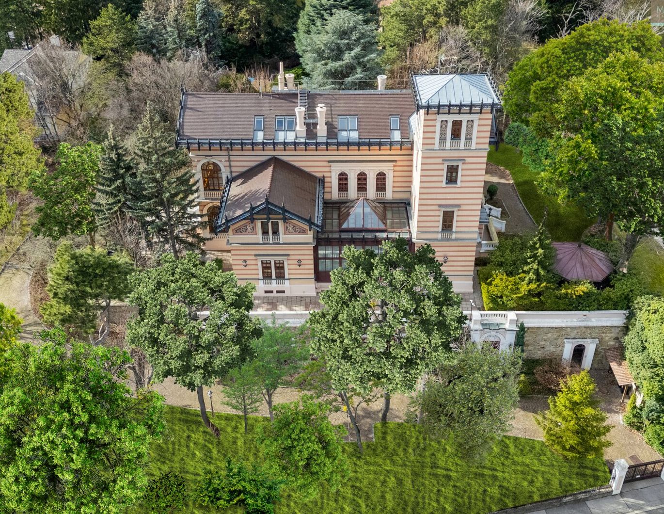 Historische Prachtvilla - eine architektonische Meisterleistung im Herzen des 19. Bezirks
