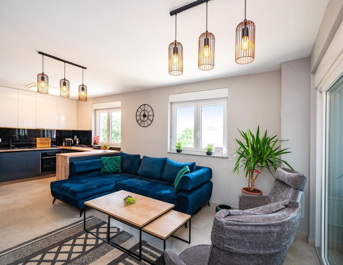 ZATON - Moderne Wohnung mit Terrasse und Whirlpool