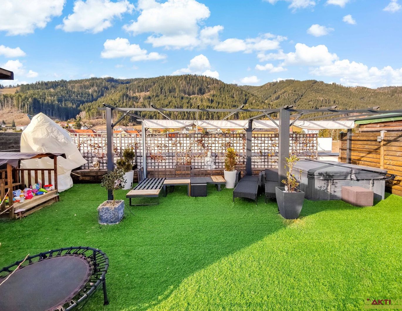 Neuwertig mit großer Dachterrasse. - Highlight in Fohnsdorf. - 2 Stellplätze inklusive.