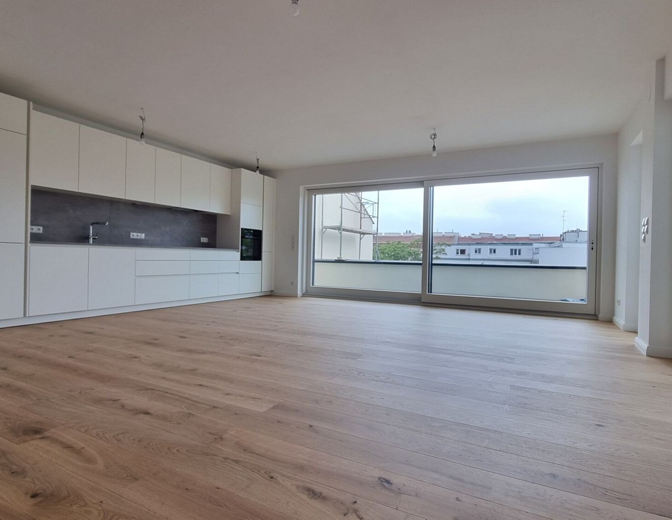 Dachgeschoß Erstbezug, 2 Zimmer mit Terrasse und Balkon