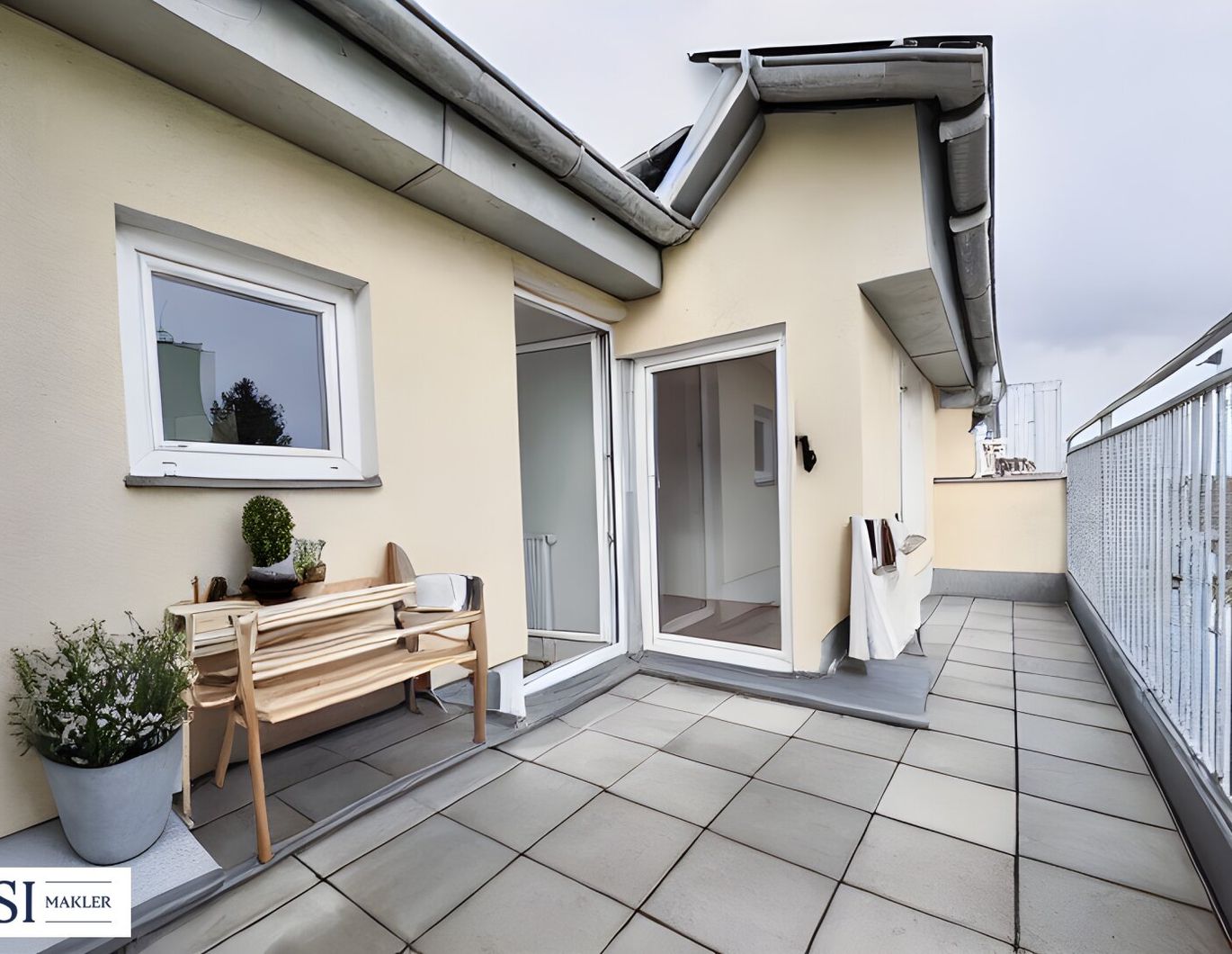 Dachgeschoßtraum mit Ostterrasse und gemütlicher Galerie