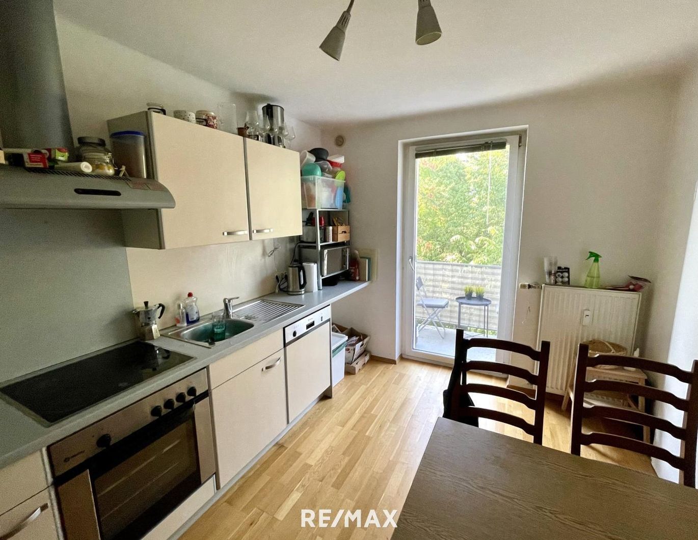 Ab November: Zentrale 4,5-Zimmer-Mietwohnung mit Balkon und Loggia