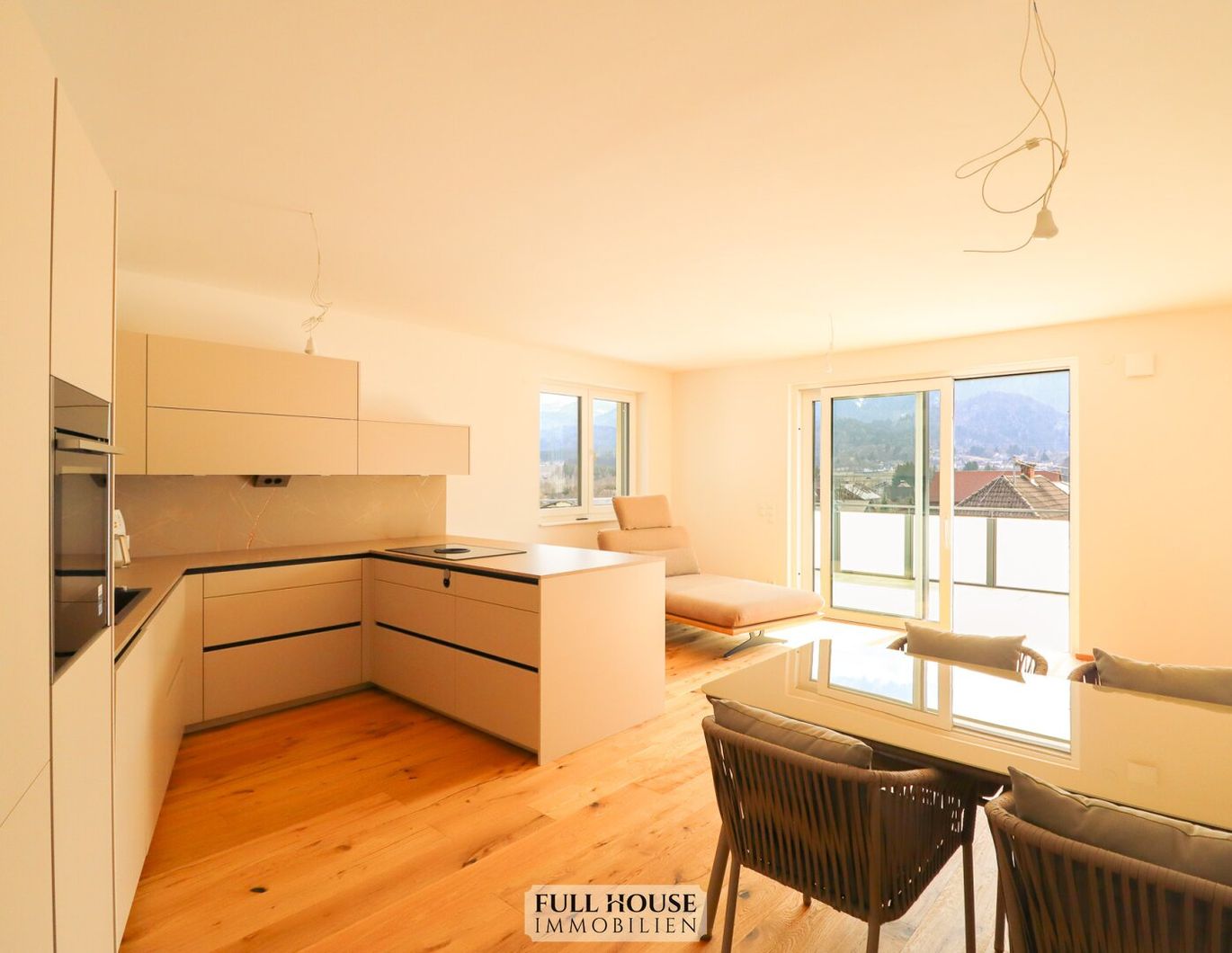 Exklusive 2,5 Zimmer Neubau-Dachgeschoßwohnung mit großer Sonnenterrasse in Finkenstein am Faaker See