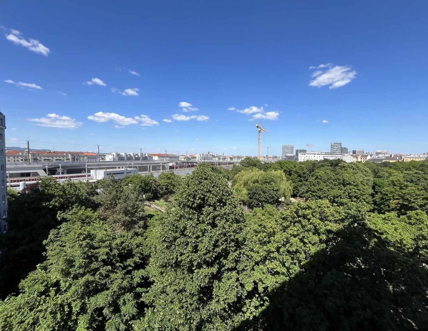 Nähe Waldmüllerpark | Zwei-Zimmer-Neubauwohnung mit Einbauküche, Abstellraum