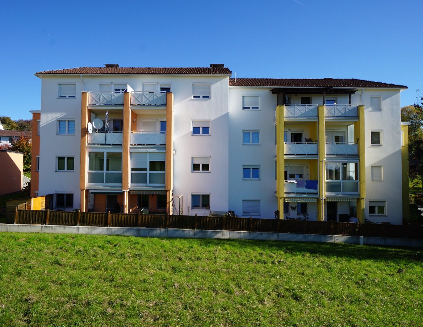 Moderne 3-Zimmer-Wohnung mit Balkon und Garage in Mauthausen zu mieten!