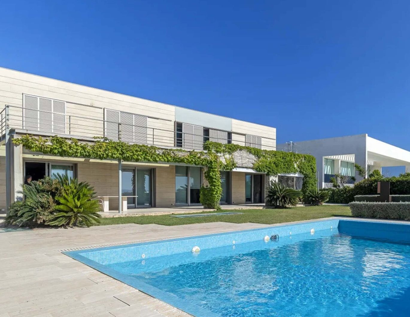 Architektenvilla mit Meerblick und Pool in der Bucht von Palma !! ZUM MIETEN !!