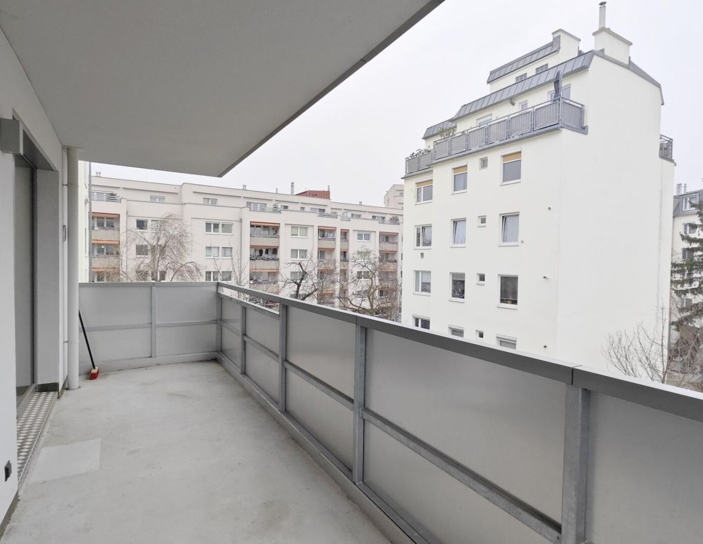 Moderne 2-Zimmer Loggiawohnung