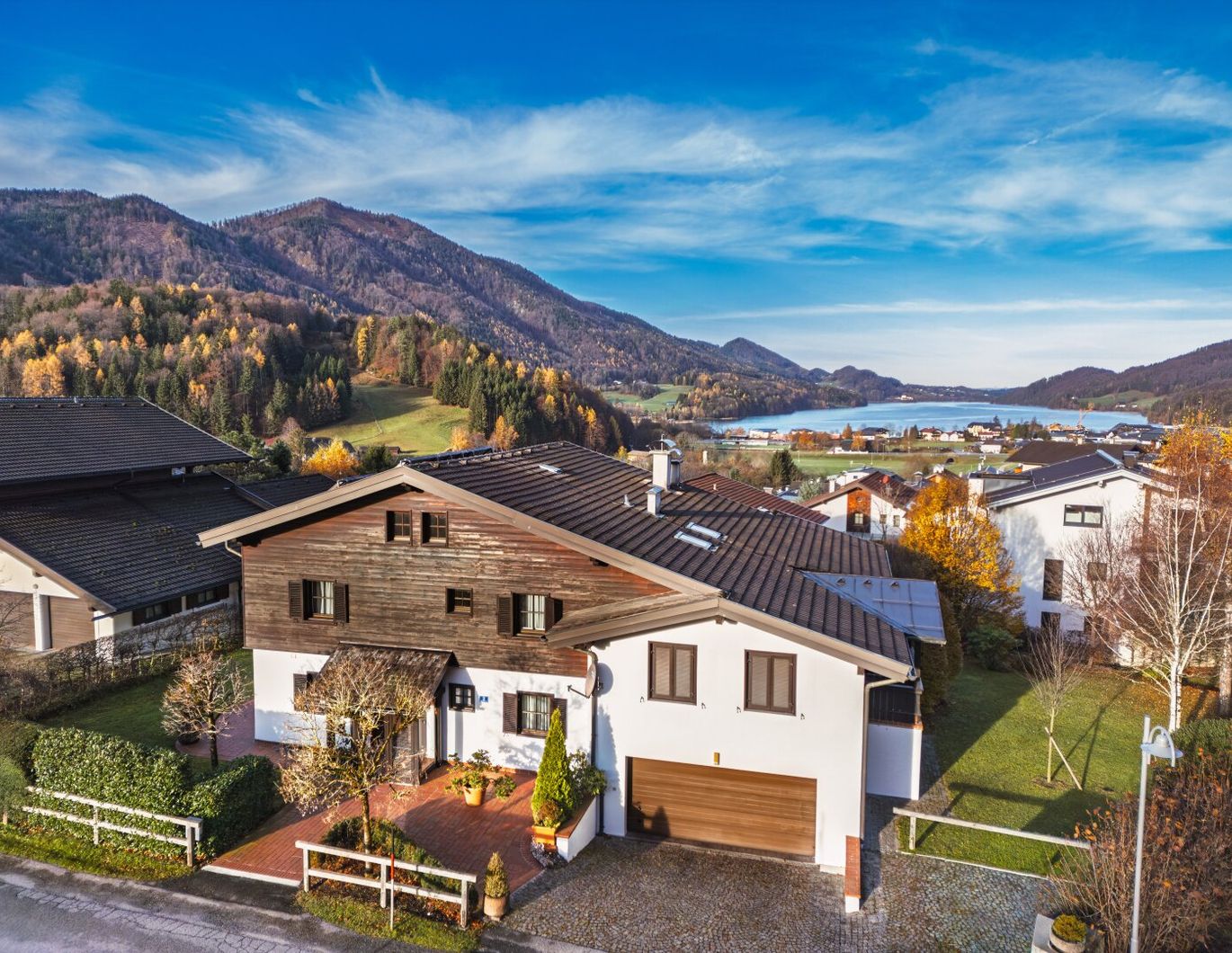 Großzügiges Einfamilienhaus mit gepflegtem Garten in Fuschl am See zu verkaufen