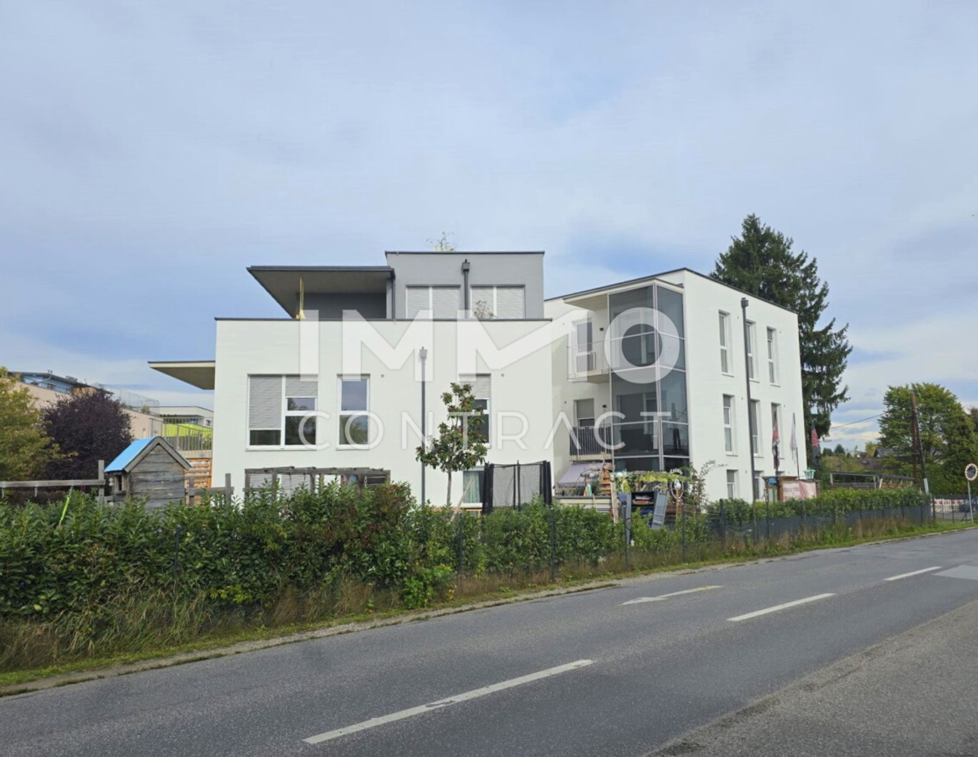 Neuwertige 3 Zimmer Wohnung mit Balkon in zentraler Lage - Harter Straße 86 - Top 09