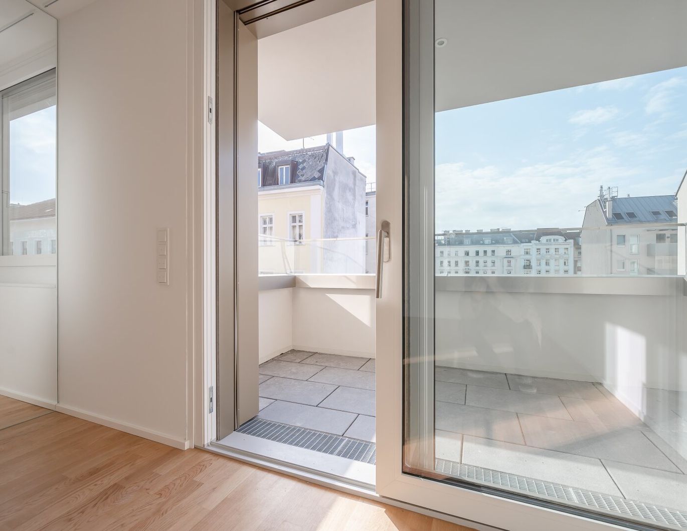 ++MOLLARD 50++ Elegant 3-room apartment in Vienna's vibrant city core (1/22)