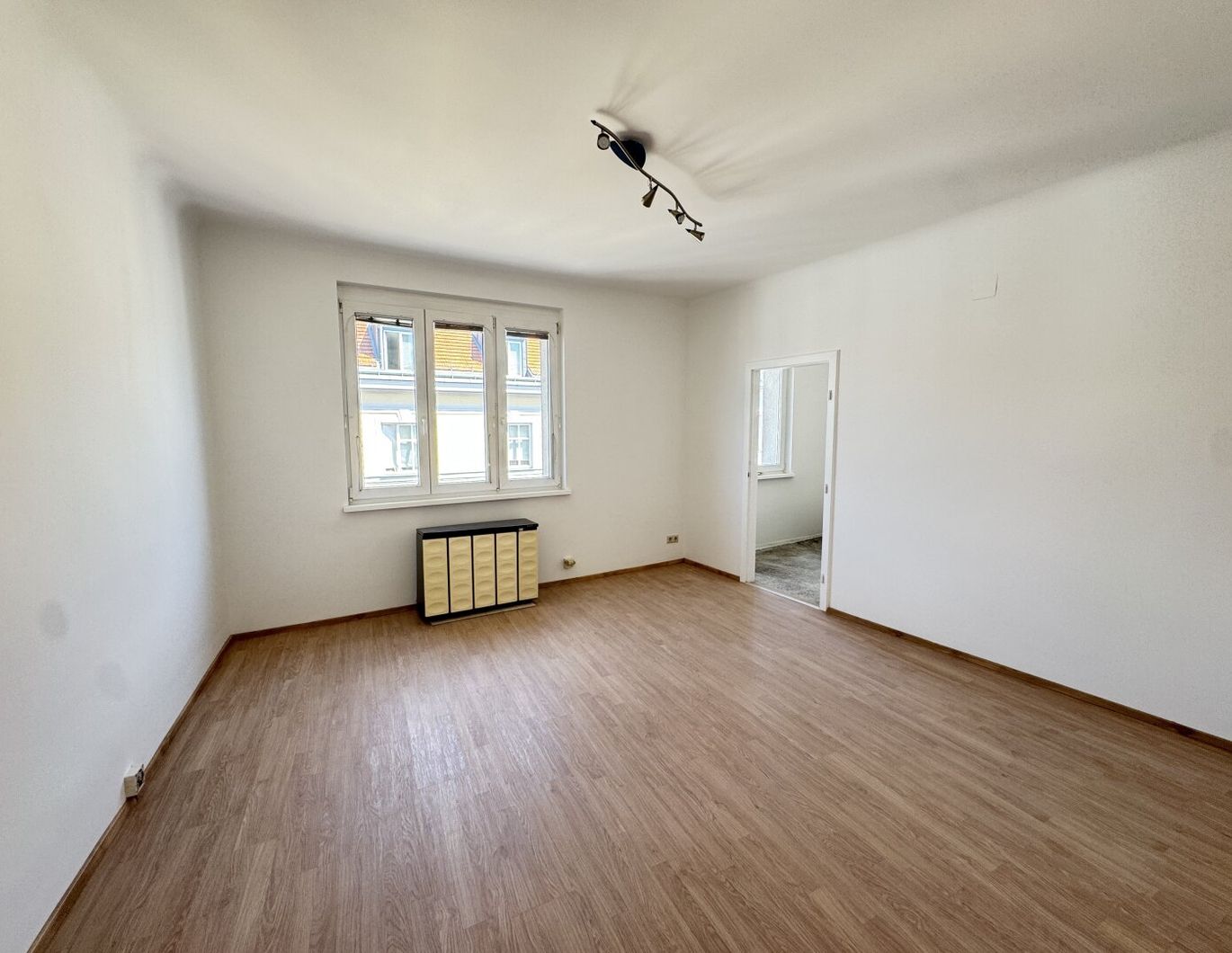 *Sanierungsbedürftiger Pärchenhit in absoluter Ruhelage bei Hernals* Ab sofort verfügbar!*